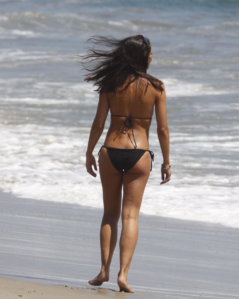 adrianne-curry-bikini-13 | Divas World Order