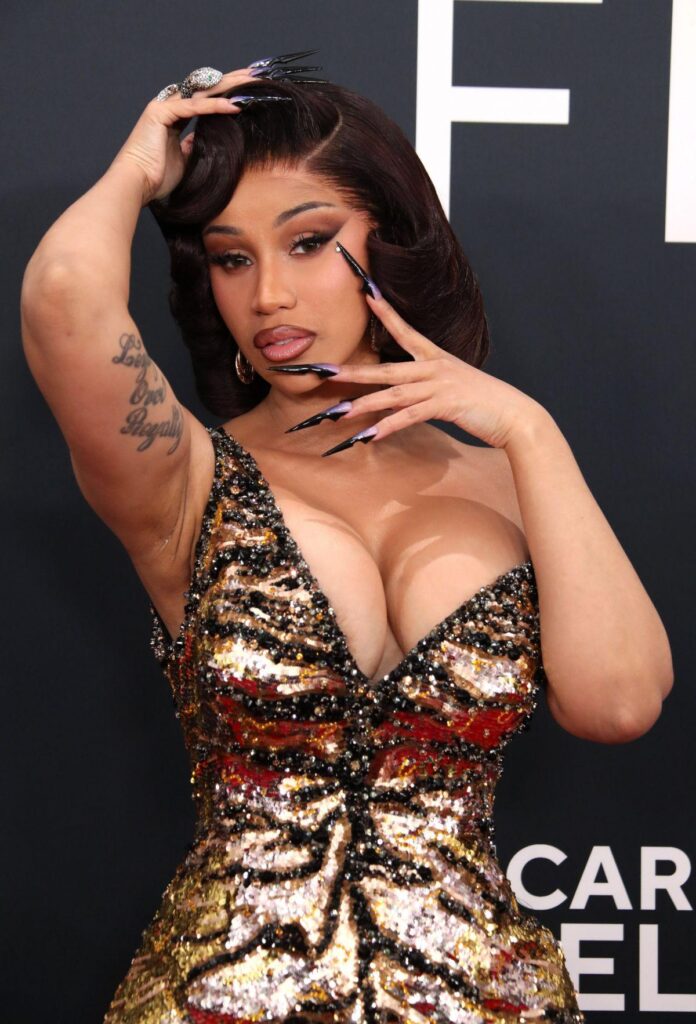 cardi-b-67th-annual-grammy-awards-4 | Divas World Order