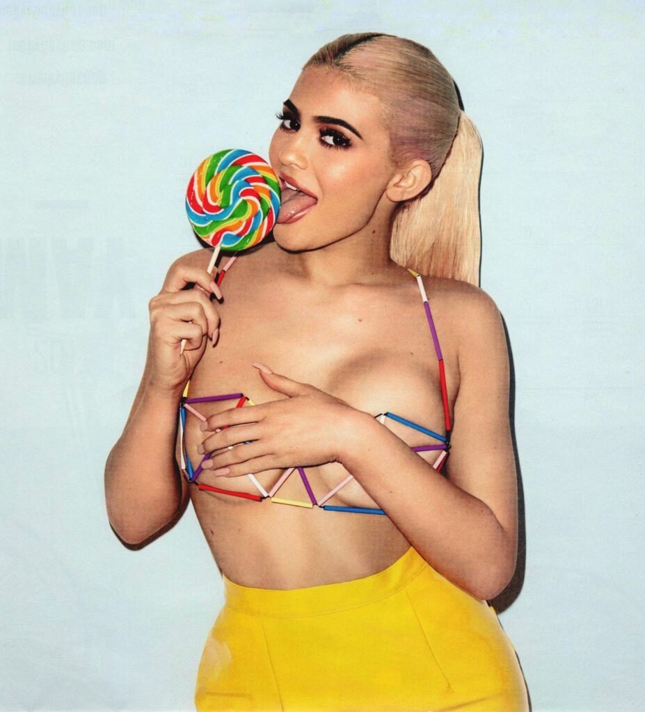 kylie-jenner-galore-magazine-2015-10 | Divas World Order