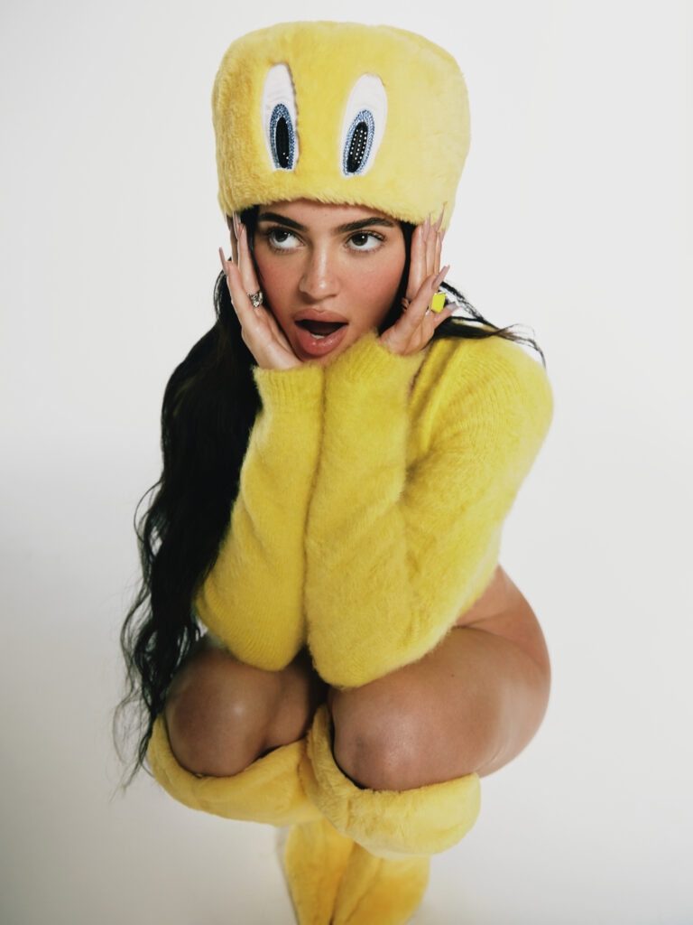 kylie-jenner-tmrw-magazine-may-2021-2 | Divas World Order