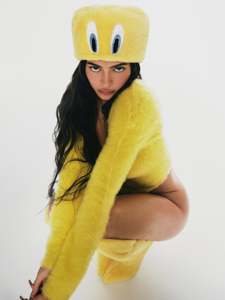 kylie-jenner-tmrw-magazine-may-2021-3 | Divas World Order