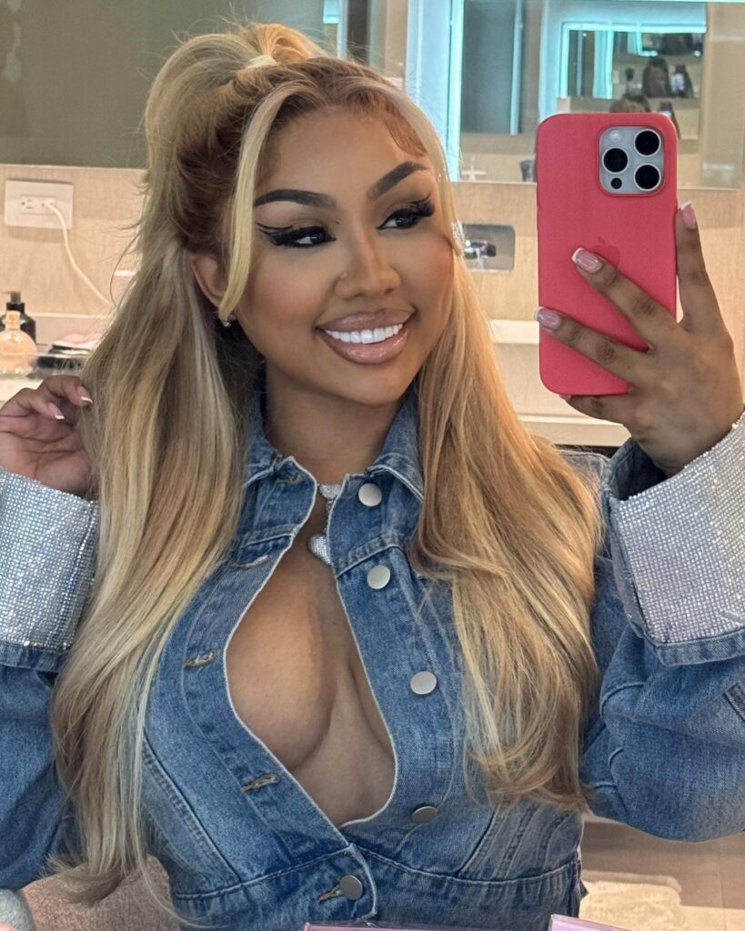 ari-fletcher-cleavage-16 | Divas World Order