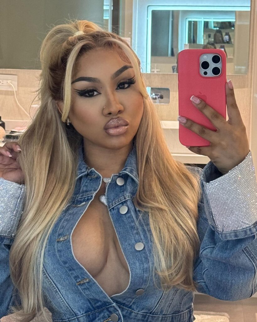 ari-fletcher-cleavage-17 | Divas World Order