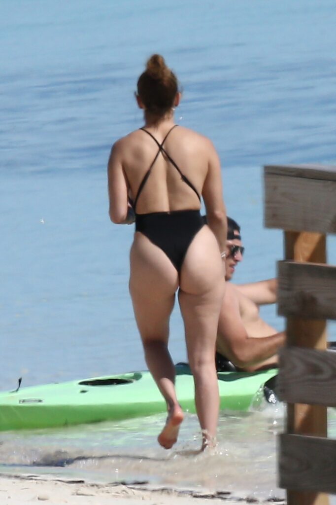 jennifer-lopez-bikini-5 | Divas World Order