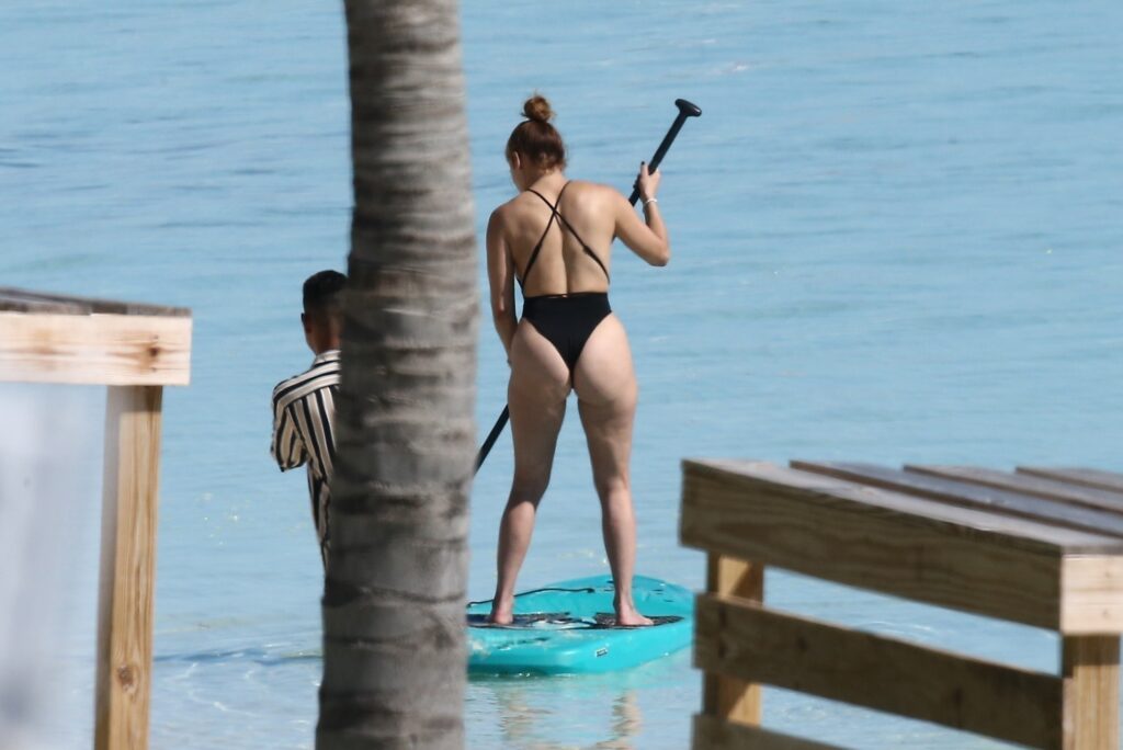 jennifer-lopez-bikini-8 | Divas World Order