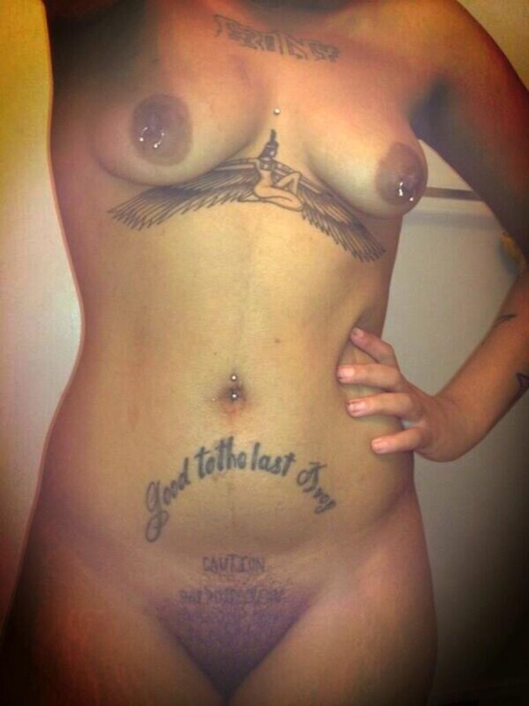 rihanna-nudity-19 | Divas World Order