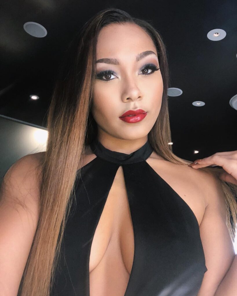 parker-mckenna-posey-cleavage-10 | Divas World Order