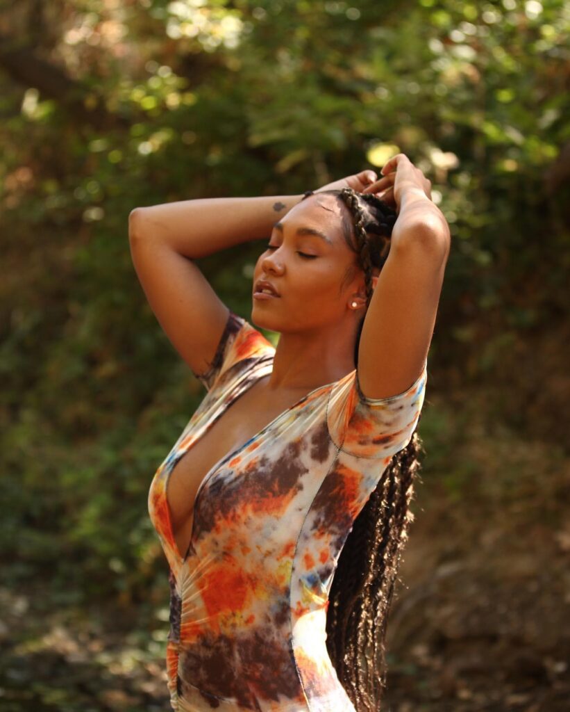 parker-mckenna-posey-cleavage-4 | Divas World Order