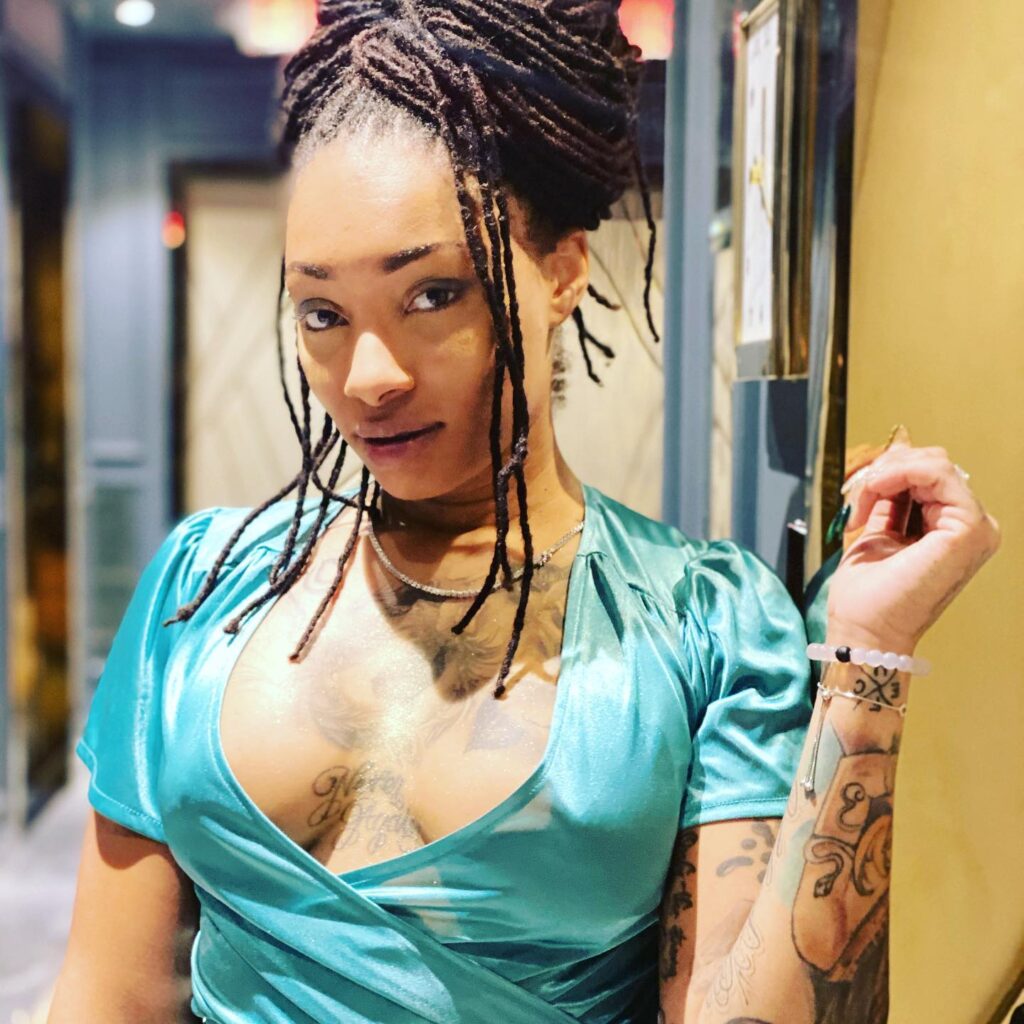 dutchess-lattimore-cleavage-7 | Divas World Order