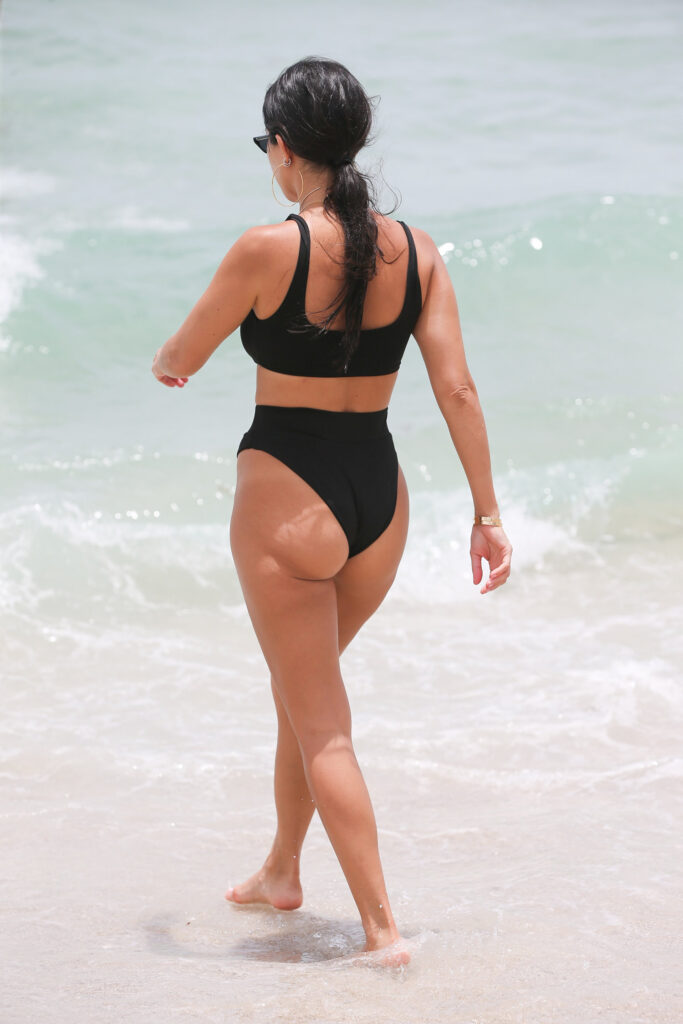 kourtney-kardashian-bikini-16 | Divas World Order