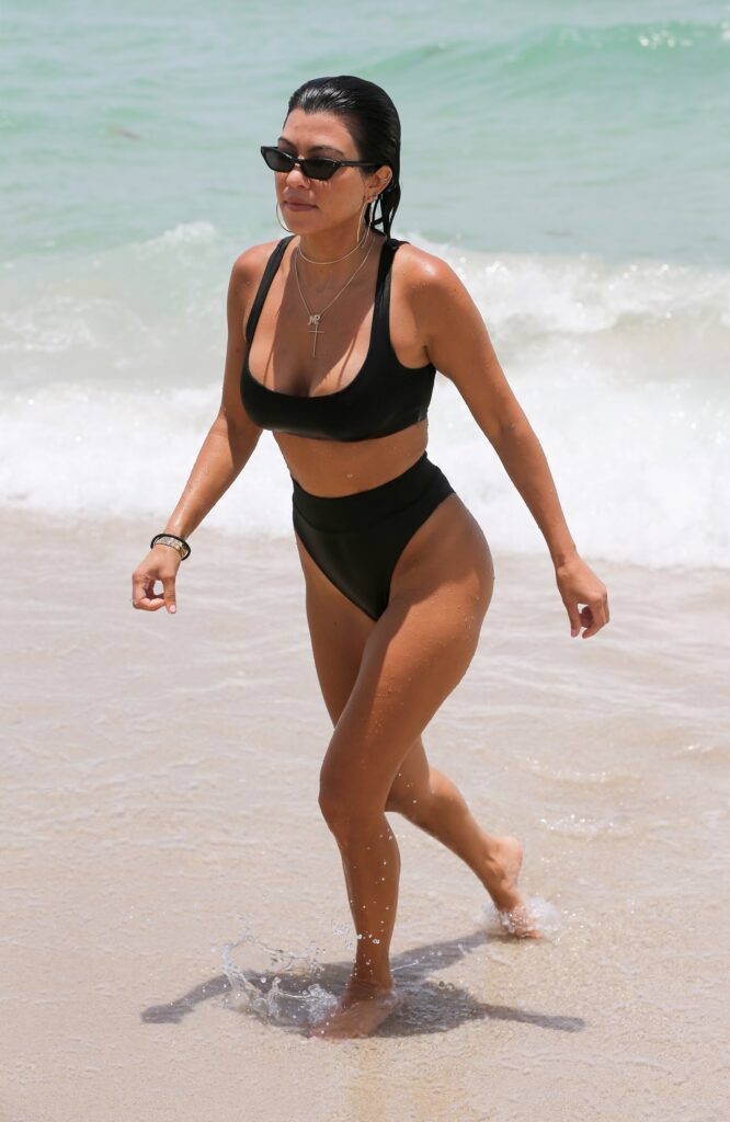 kourtney-kardashian-bikini-18 | Divas World Order
