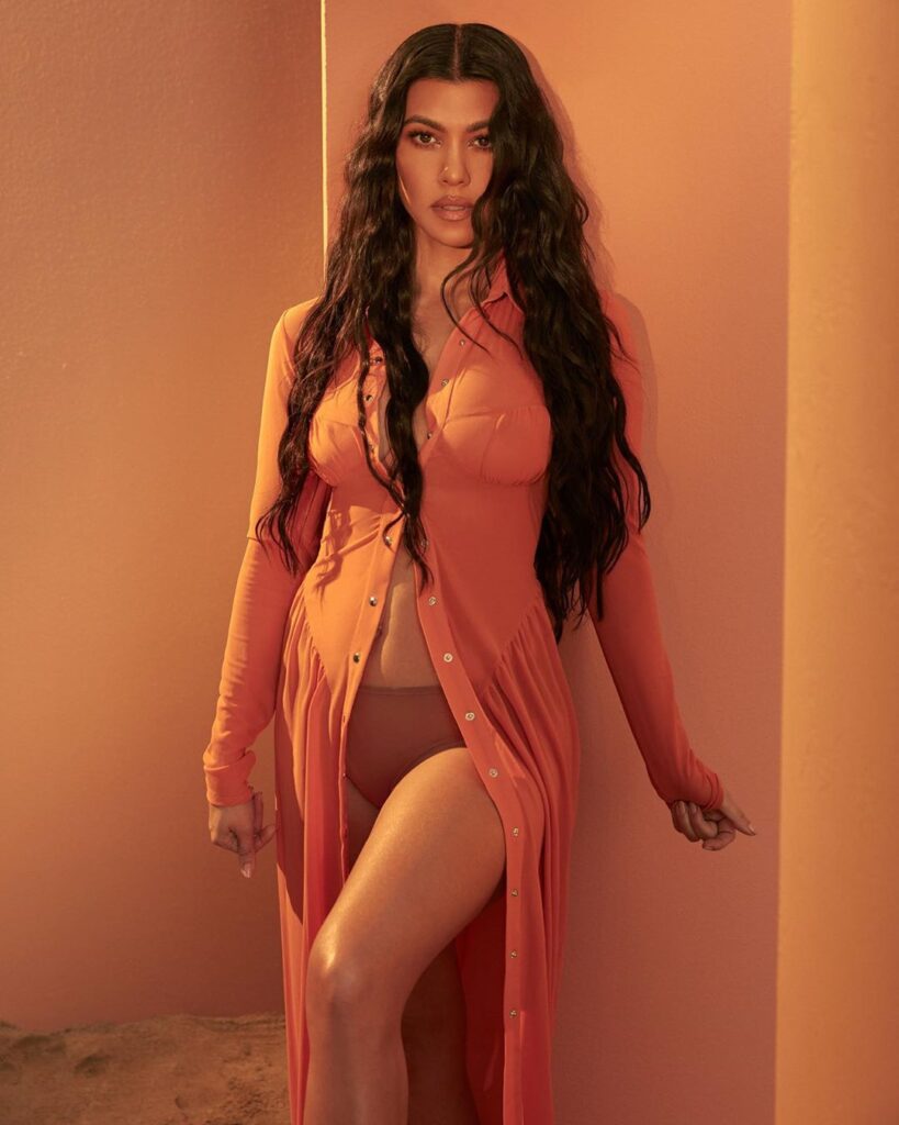 kourtney-kardashian-health-magazine-april-2020-4 | Divas World Order