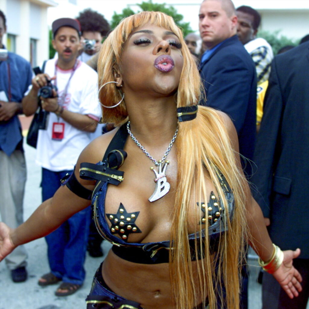 lil-kim-cleavage-18 | Divas World Order