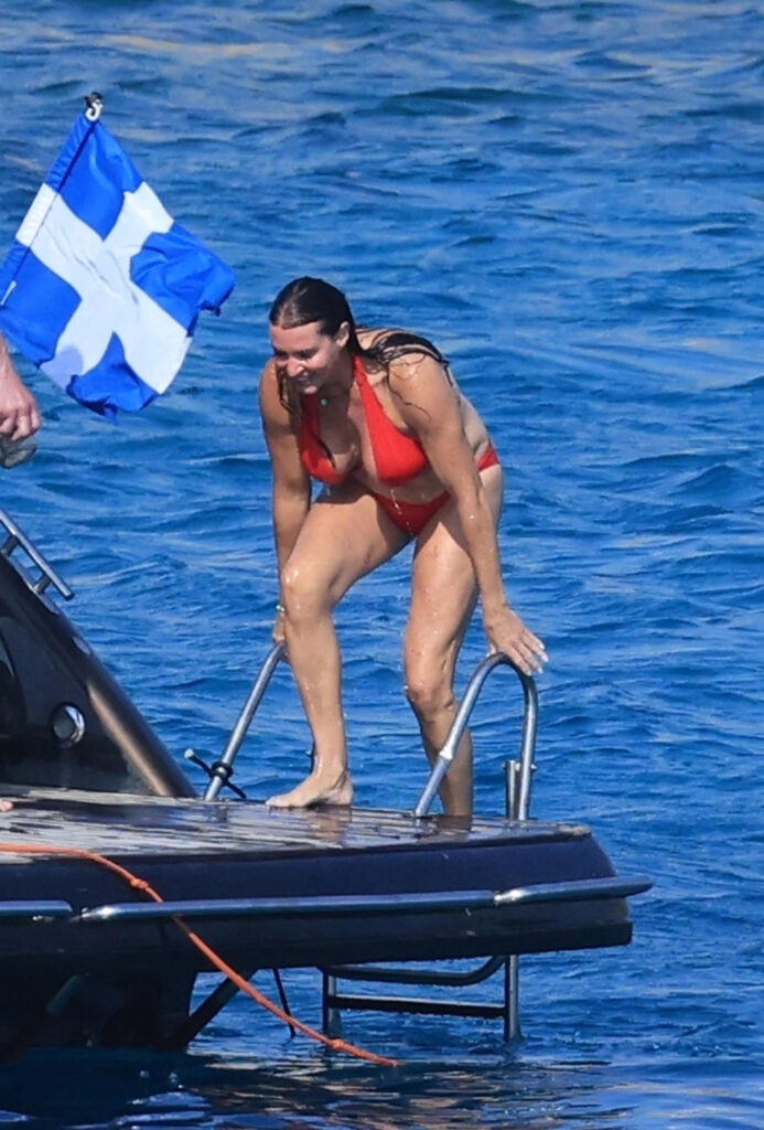 stephanie-mcmahon-bikini-14 | Divas World Order