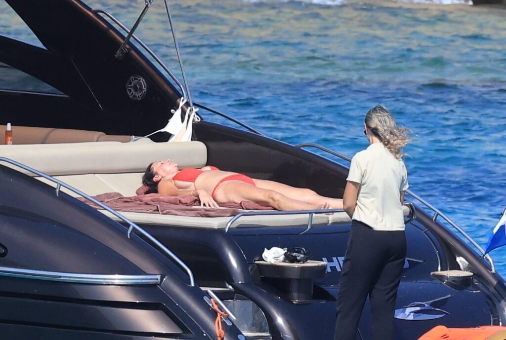 stephanie-mcmahon-bikini-15 | Divas World Order