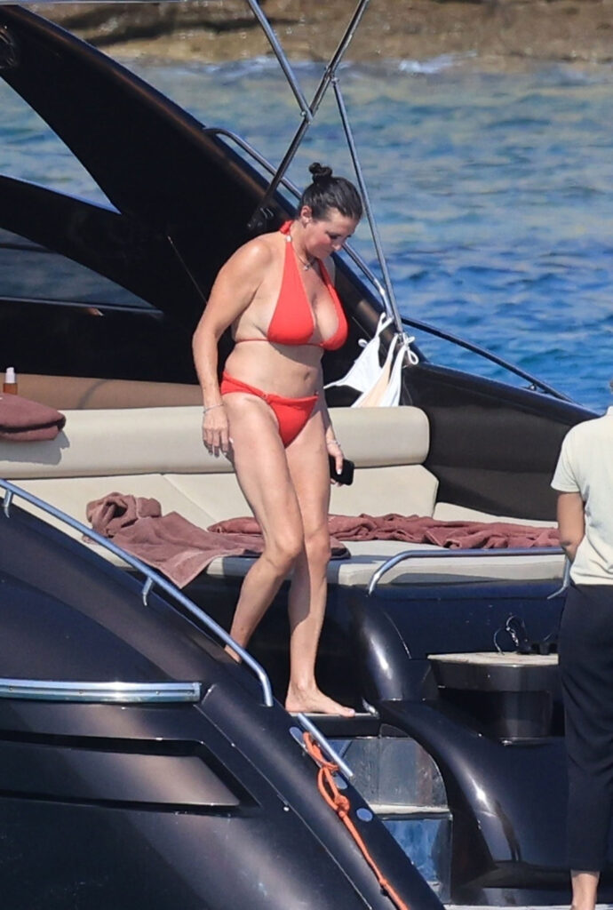 stephanie-mcmahon-bikini-4 | Divas World Order