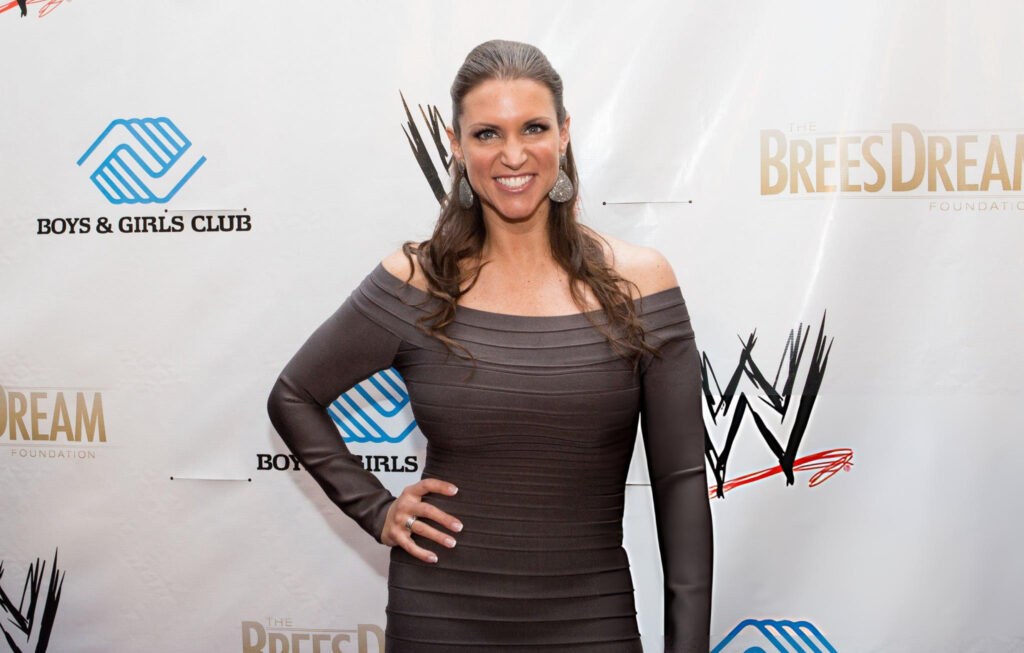 stephanie-mcmahon-wwe-superstars-for-kids-2014-4 | Divas World Order