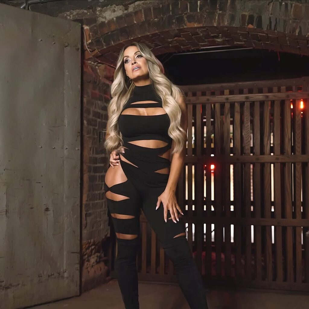 trish-stratus-photo-shoot-10 | Divas World Order