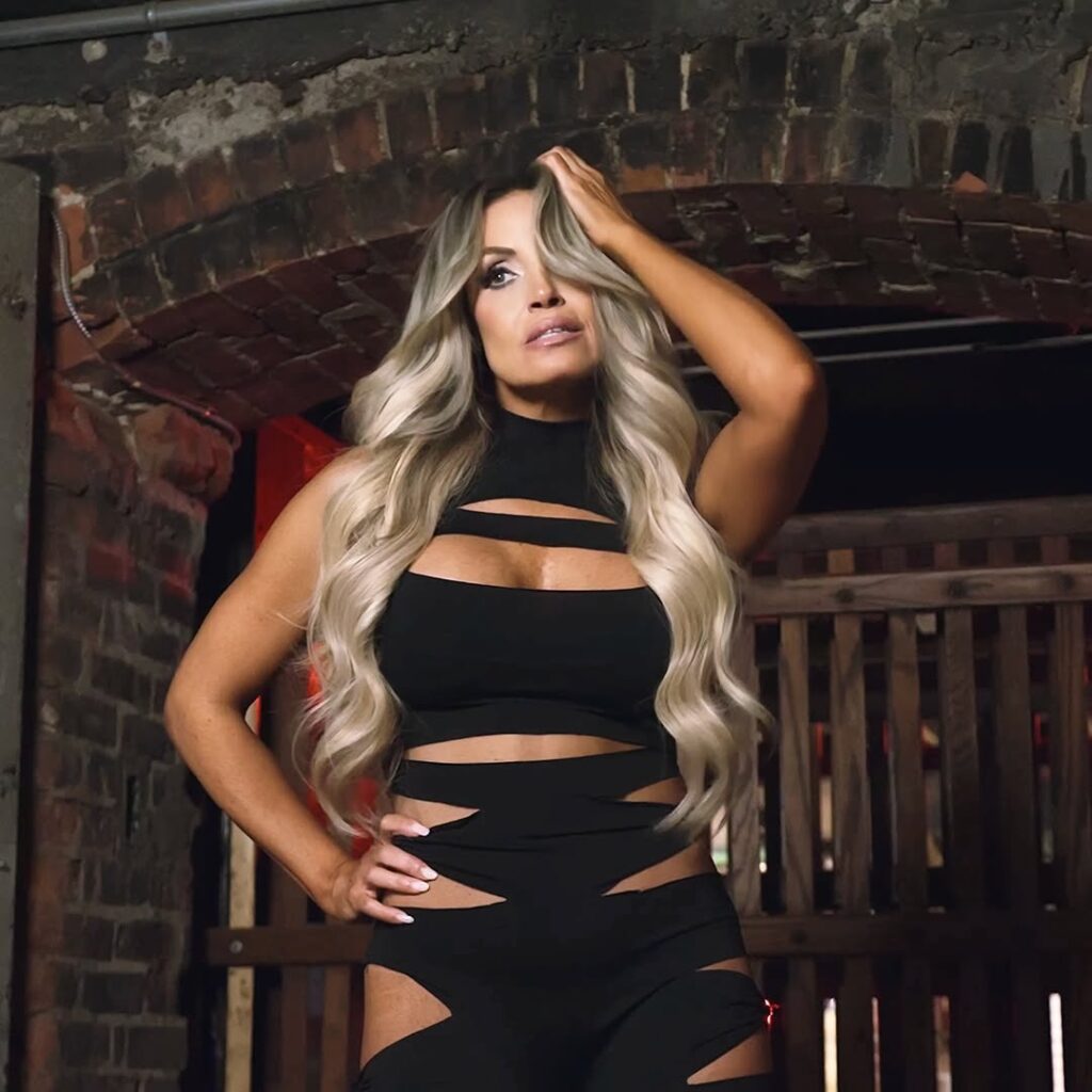 trish-stratus-photo-shoot-9 | Divas World Order