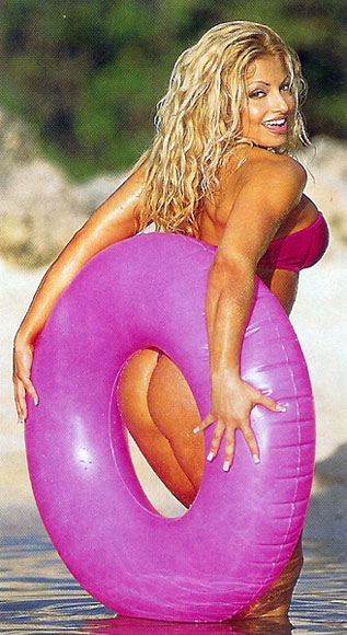 trish-stratus-wwe-divas-in-hedonism-2001-9 | Divas World Order